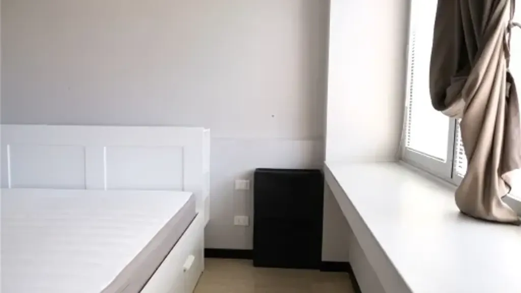 Chambres - Rented 2.5-Bedroom Apartment in Florence