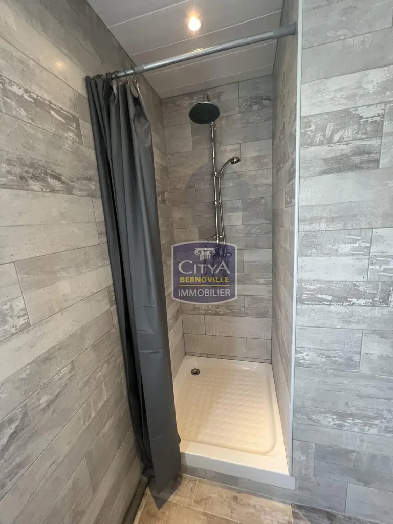 Vannitoad - Rent-Generating 3-Bed Flat with Balcony in Saint-Quentin