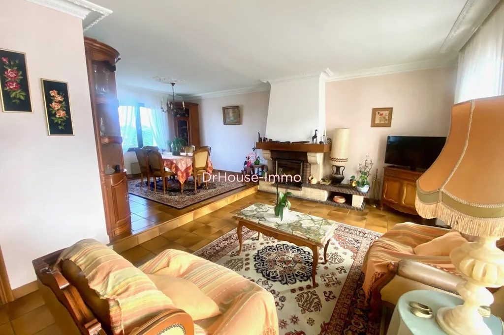 Elutuba - Traditional Villa with Pool in Lavalette
