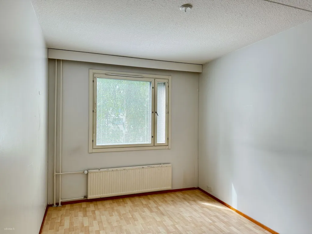 Pièces - Three-Room Flat with Balcony in Hervanta
