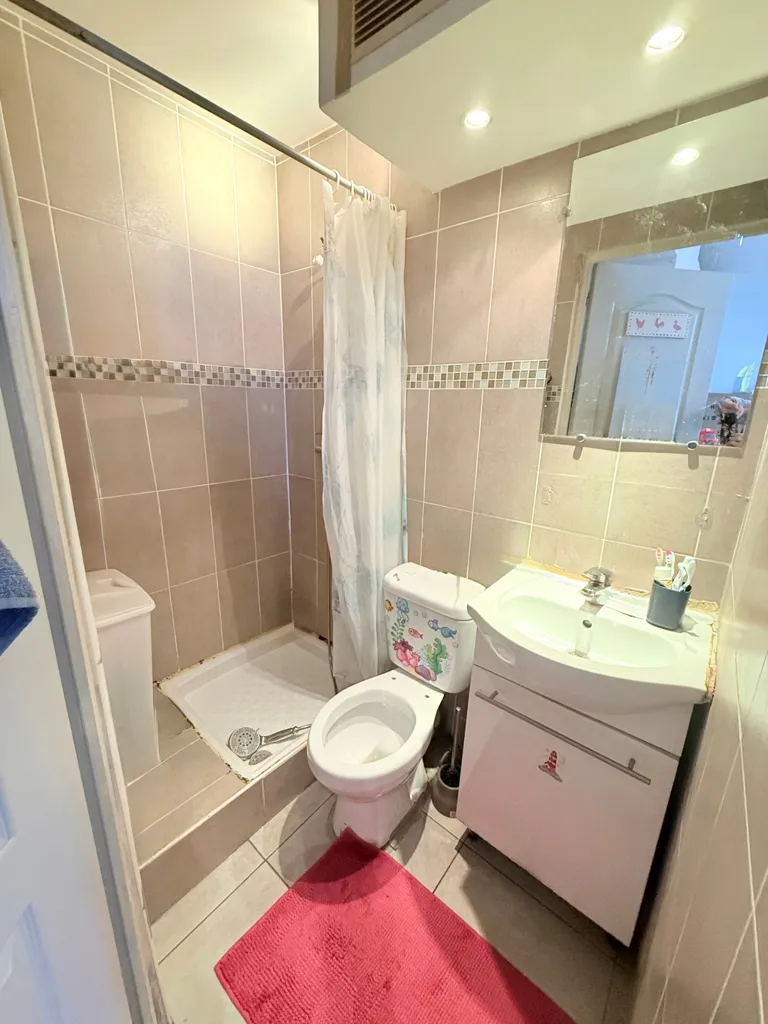 Bagni - T2 Flat with Courtyard View in Marseille