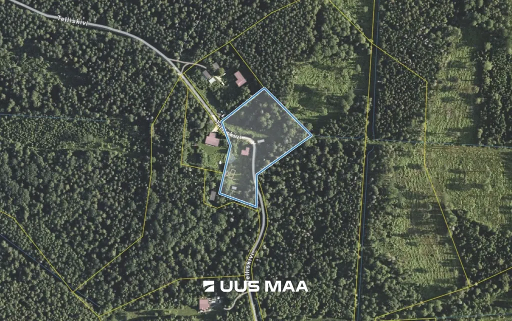 Vue aérienne - Scenic Plot with Building in Aegviidu