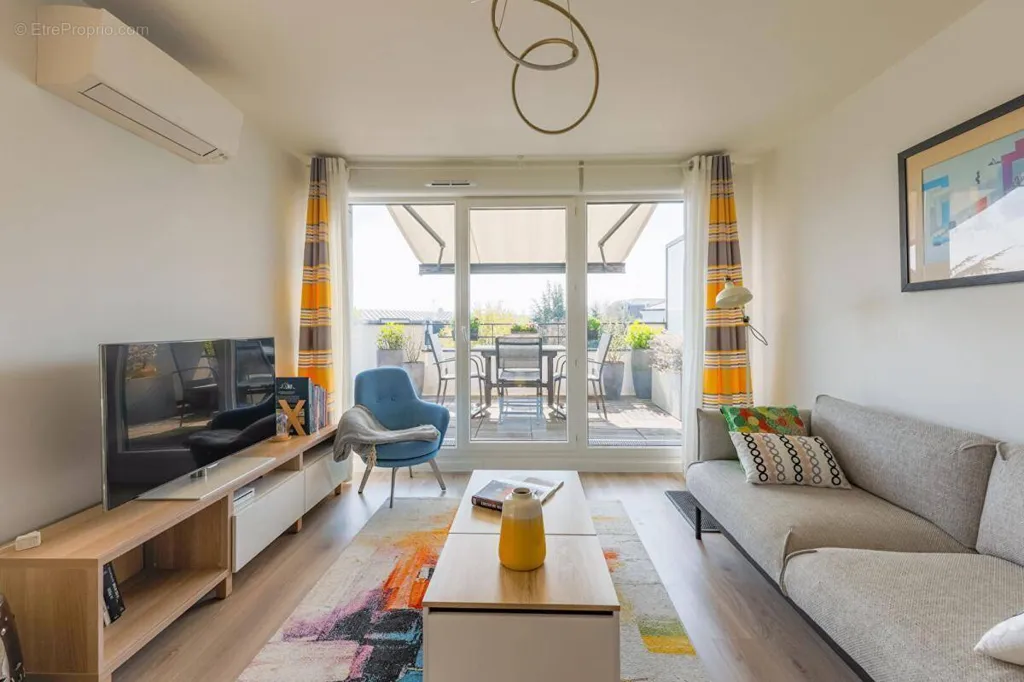 Séjour - Duplex avec Terrasse Sud dans Résidence 2020