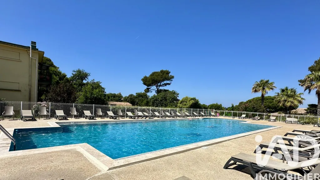 Piscine - Appartement Duplex avec Piscine à Six Fours Le Brusc