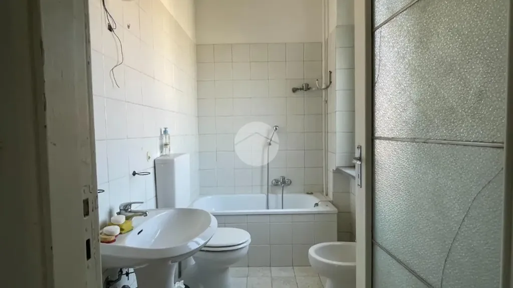 Bagni - Triplex with Balcony in Asti's Historic Centre