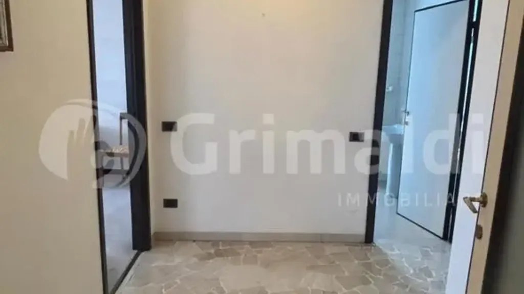Esik - Apartment with Triple Aspect in Abbiategrasso
