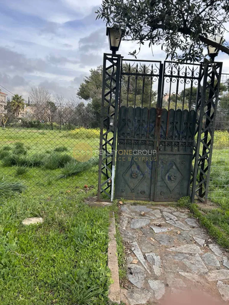 Aed - Corner Plot with Development Potential in Kifissia