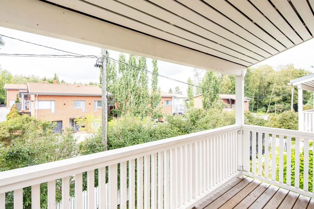 Balcon - Maison 5 pièces à Vantaa