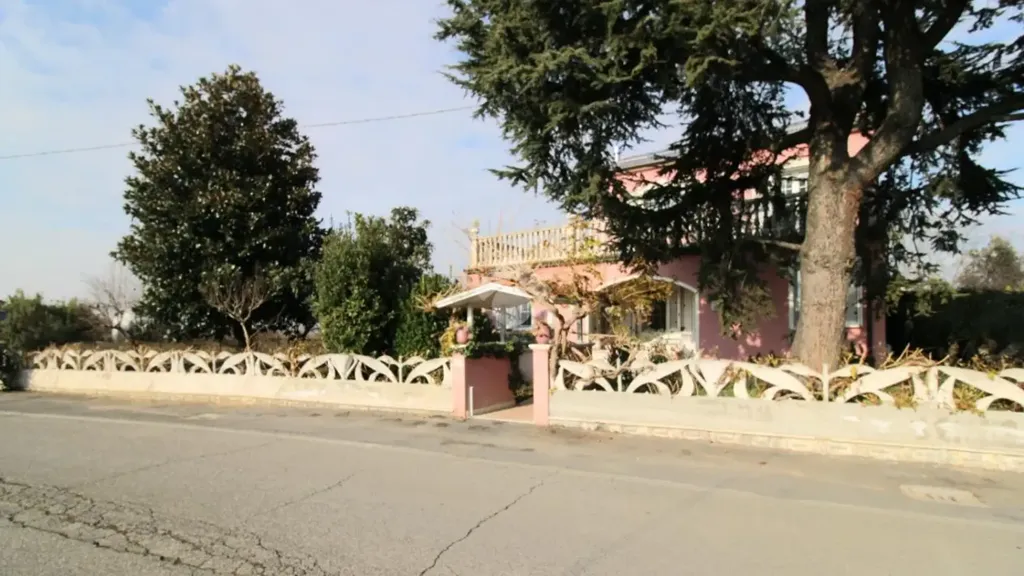 Exterior - Rustic Villa with Garden in Cesena