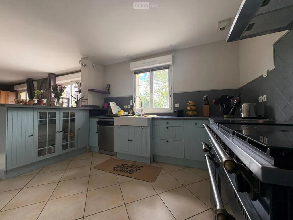 Cuisine - Maison avec Piscine et Jardin près de Voves