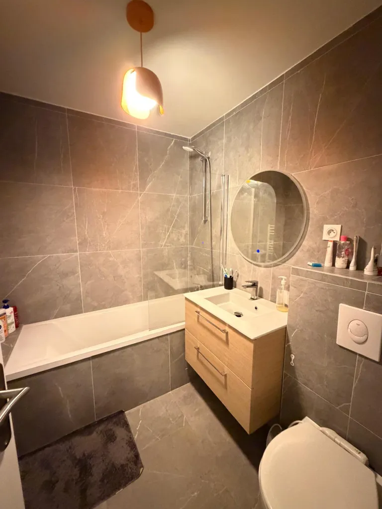 Salles de bain - Appartement Meublé avec Balcon à Rueil-Malmaison