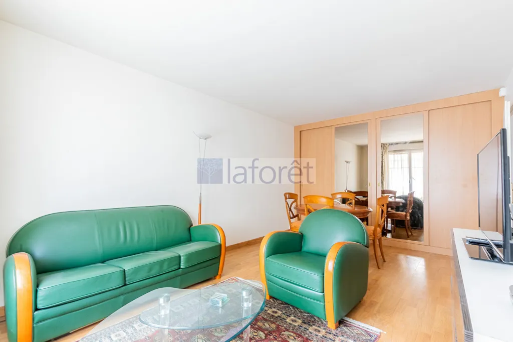 Elutuba - Bright 2-Bed Flat with Parking in Longjumeau