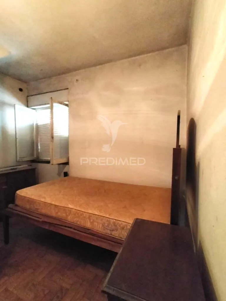 Magamistoad - Inverted Duplex Apartment for Renovation in Alvalade, Lisbon