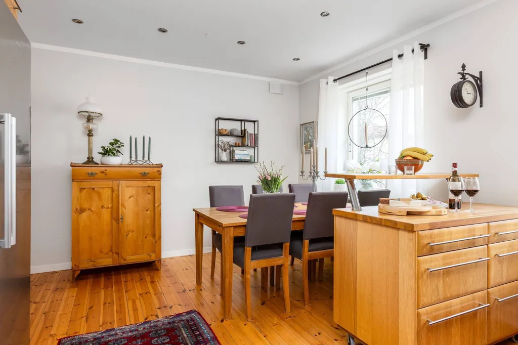 Söögituba - Spacious Apartment with Balcony in Linköping