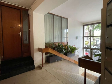Esik - Bright 3-Piece Flat in Montrouge