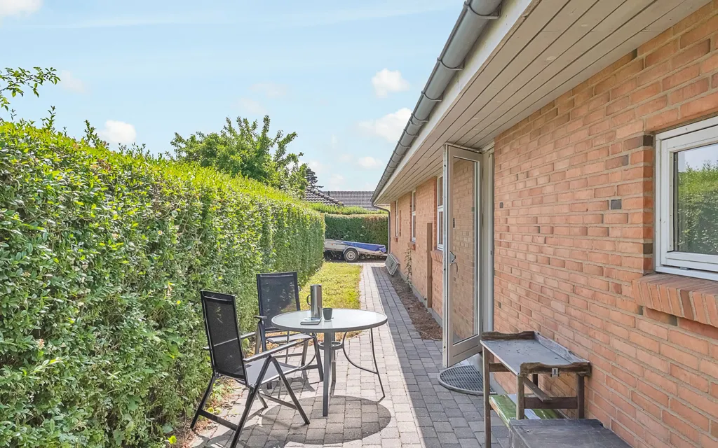 Terrass - Spacious Villa with Garden in Skæring