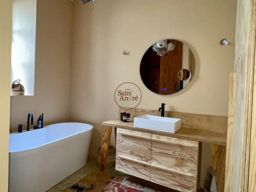 Salles de bain - Maison 7 pièces à Angoulême