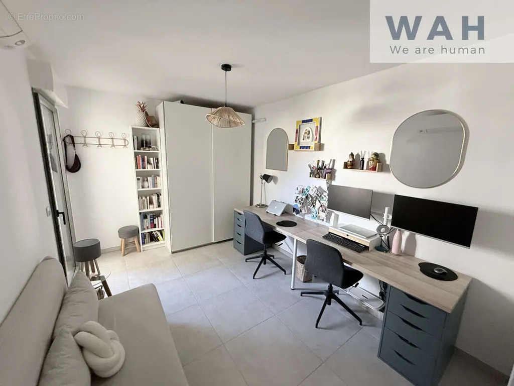 Kabinet - 3-Bed Apartment with Terrace in Nîmes