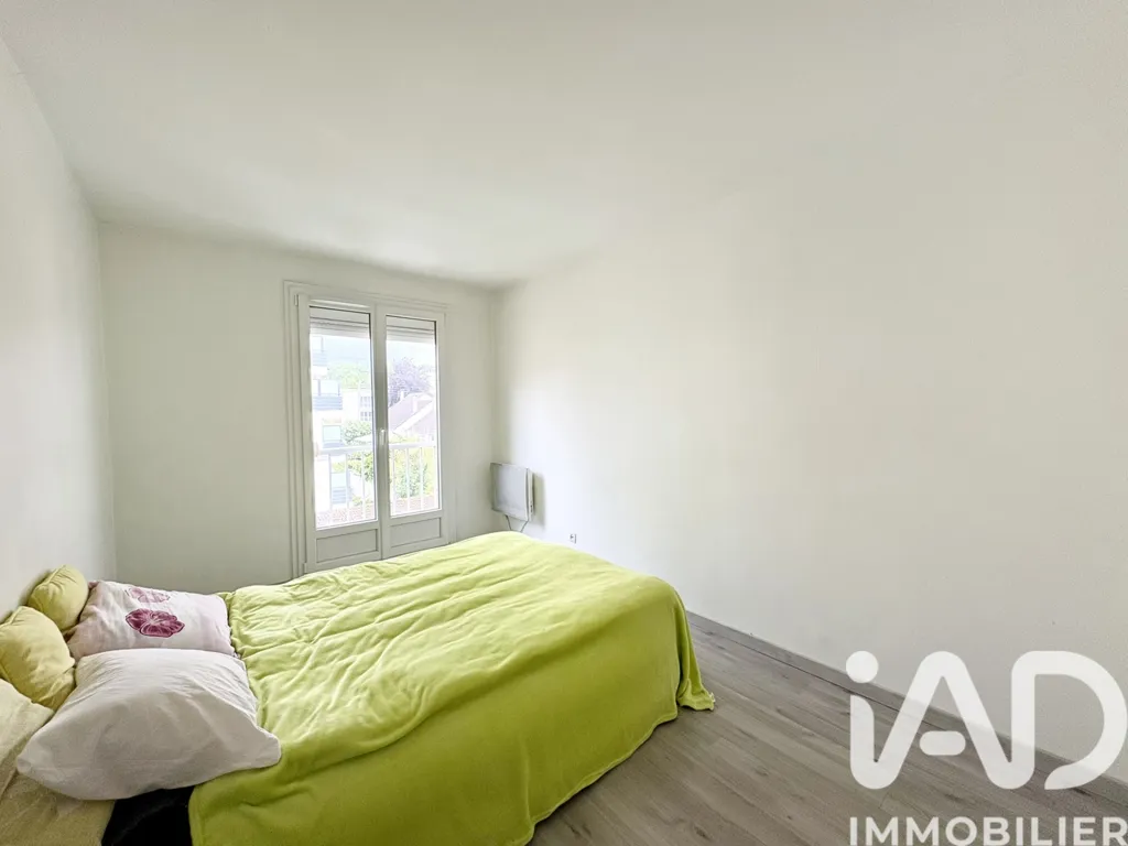 Chambres - Duplex 4 Pièces avec 2 Boxes à Montmagny