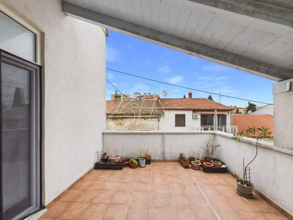 Terrass - Apartment with Balcony in Pula Centre