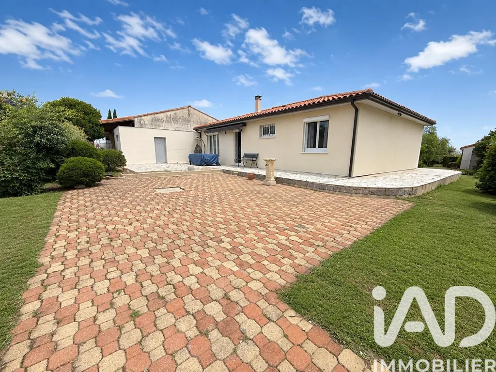 Aed - Detached House with Garden in Fleac