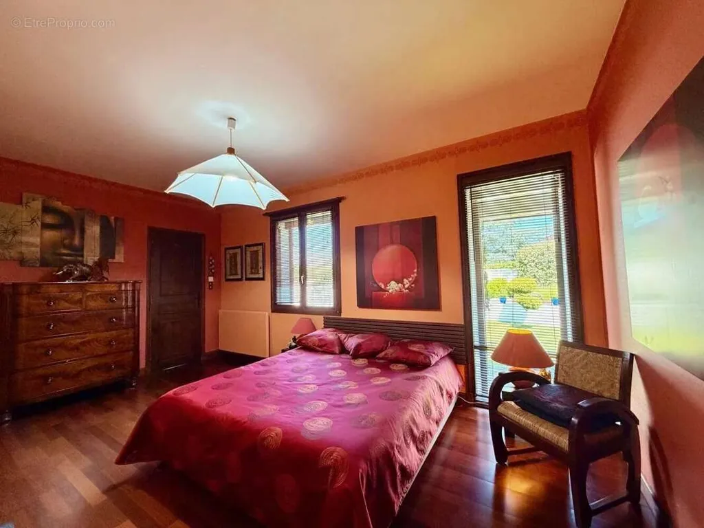 Chambres - Maison Contemporaine avec Piscine et Jardin à Proximité des Écoles