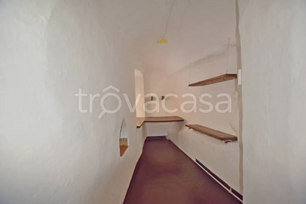 Pièces - Commercial Property with Balcony in Mondovì