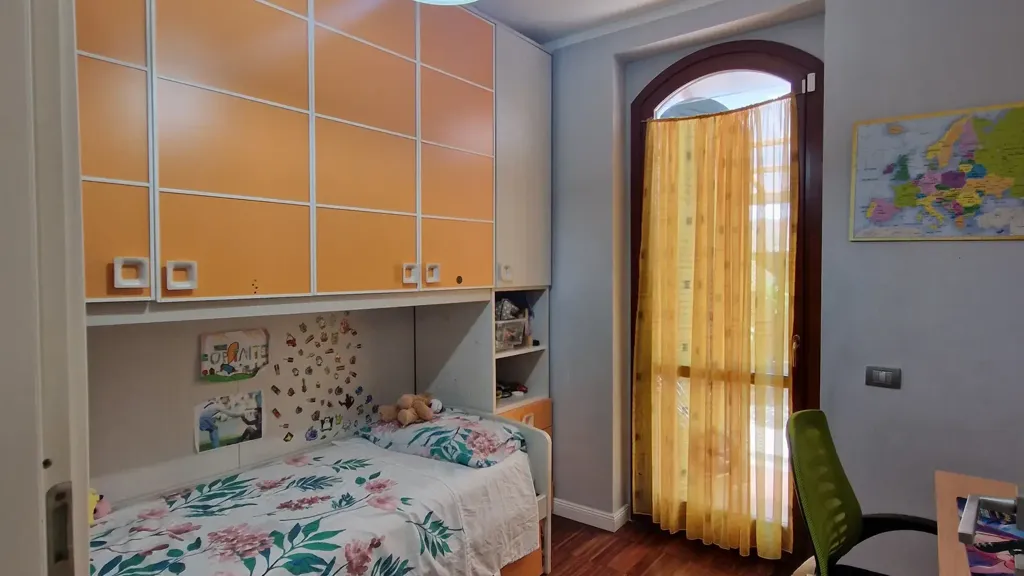Chambres - Quadrilocale with Private Garden in Sarzana