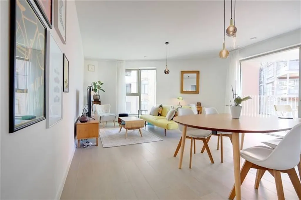 Söögituba - Energy-Efficient Apartment with River View in Boom