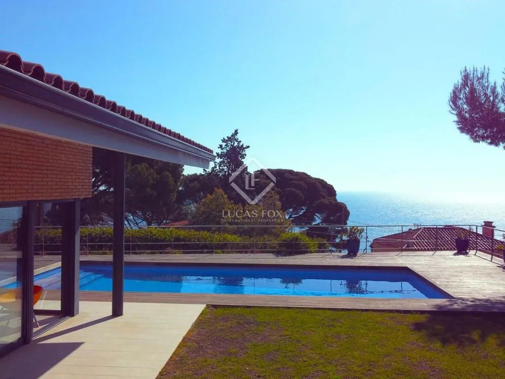 Piscine - Luxury Villa with Sea View in Sant Feliu de Guíxols