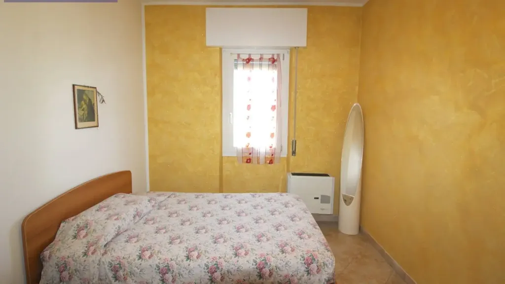 Chambres - Rear-Facing Apartment with Garage in Bressana Bottarone