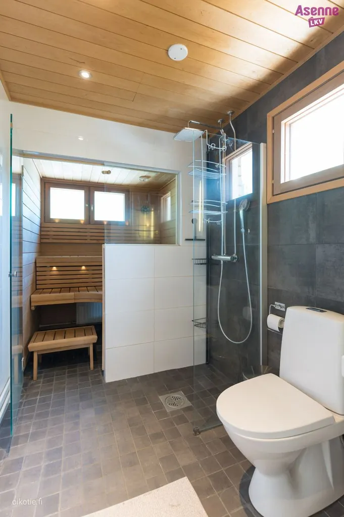 Salles de bain - Modernised Apartment with Sauna in Emola, Mikkeli