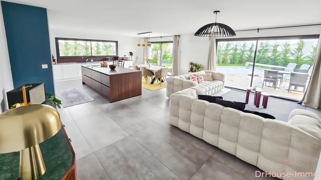 Elutuba - Contemporary House with Pool in AHUY