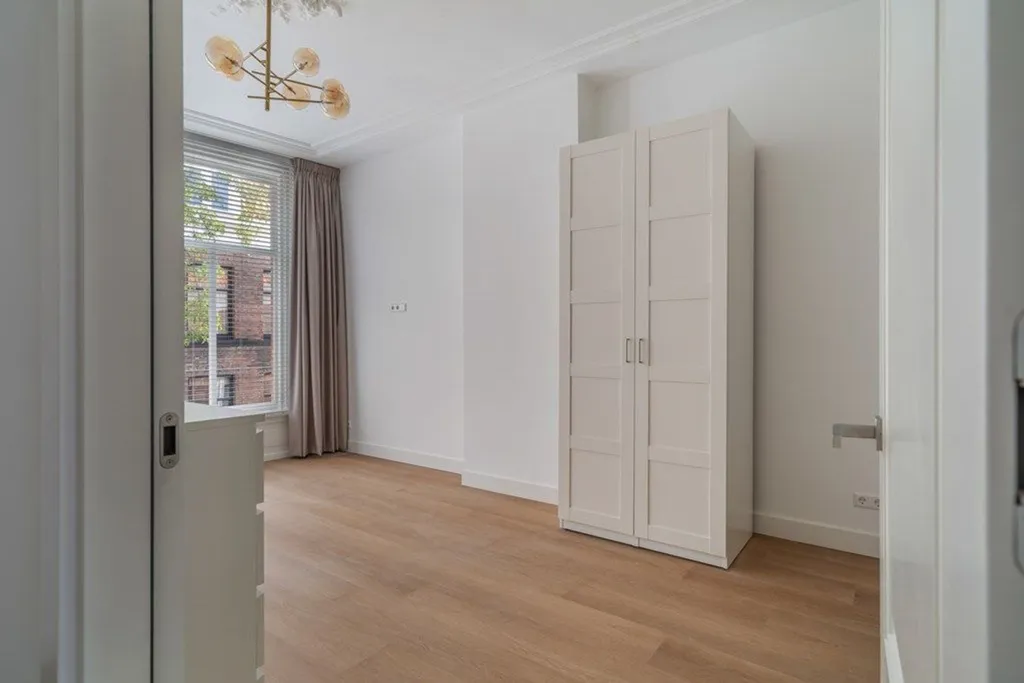 Chambres - Renovated Apartment with Balcony in The Hague