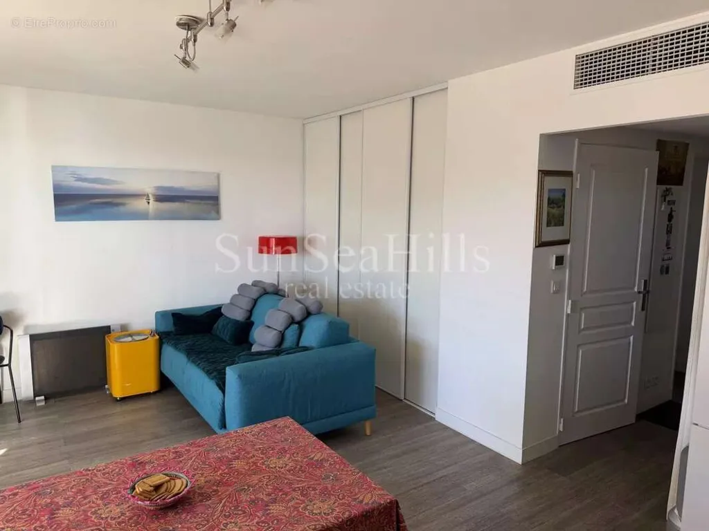 Soggiorno - Apartment with Terrace in City Centre