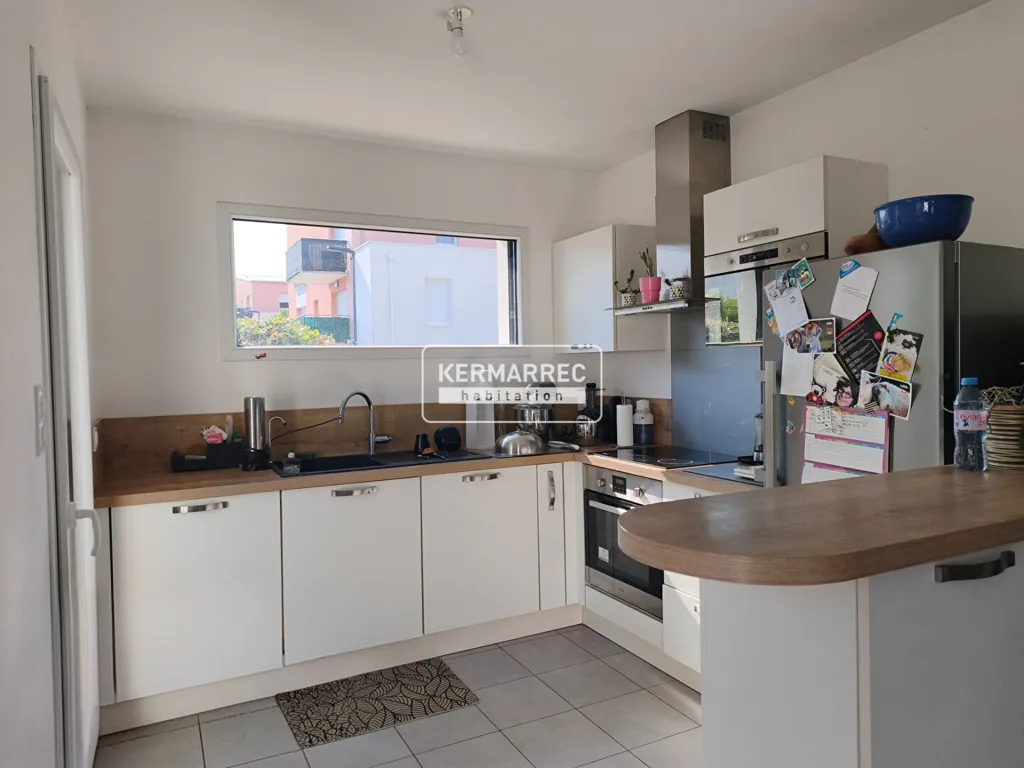 Cuisine - Maison contemporaine avec jardin à Vannes Ouest