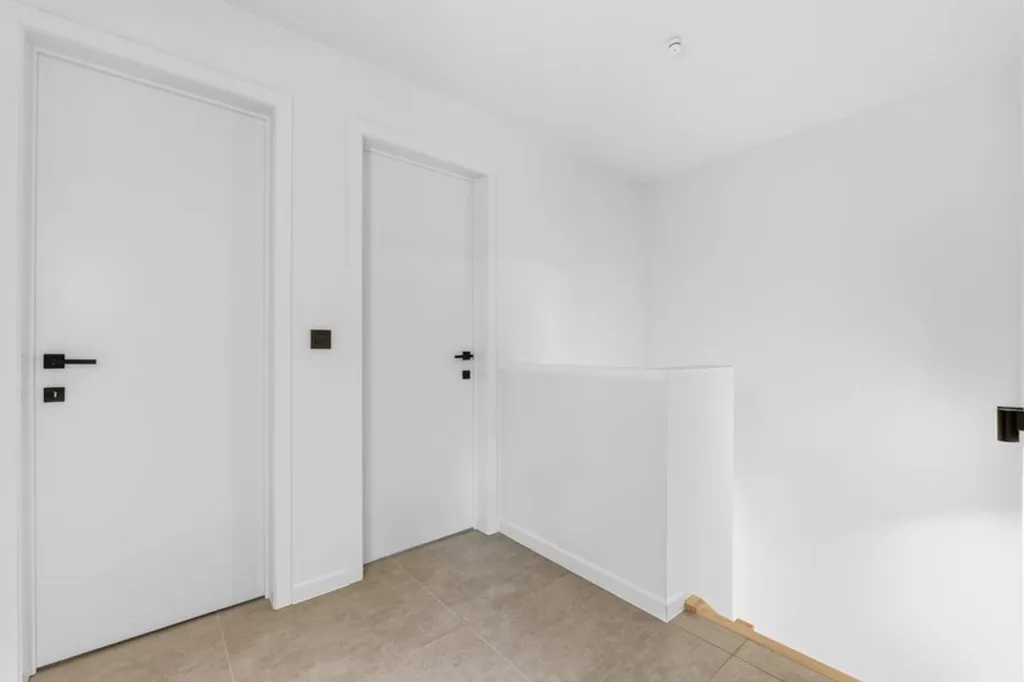 hallway_entrance