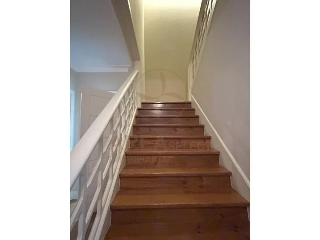Toad - Luxury T5 House with Garden in Guimarães