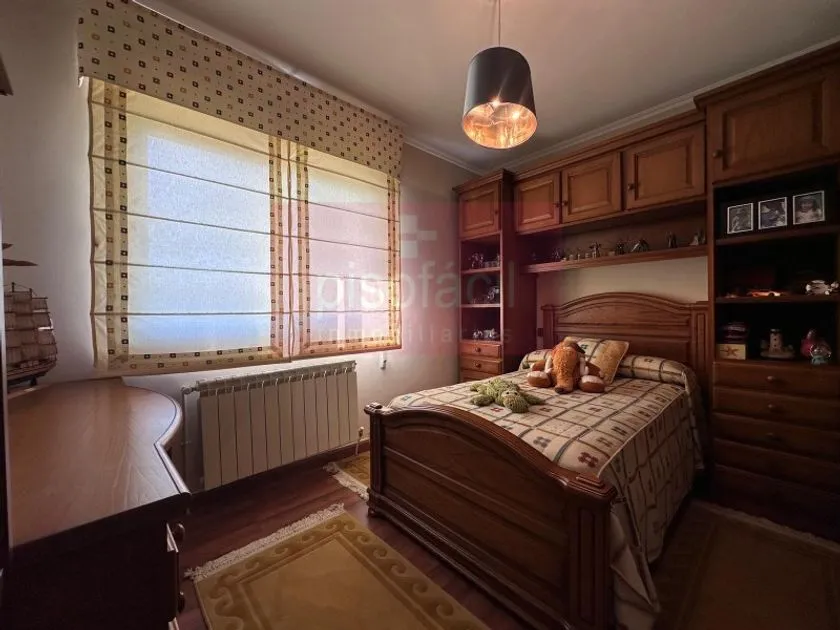 Bedrooms - Chalet with Three Apartments near Lugo