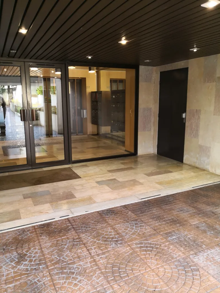 Esik - Modern Apartment with Lift in Dijon