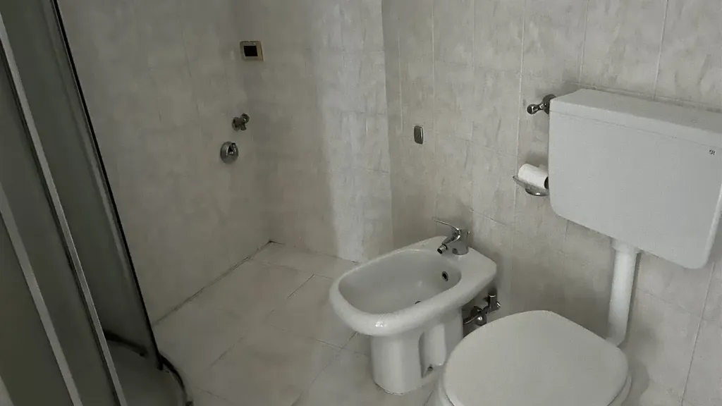 Salles de bain - Trilocale with Private Staircase in Vigevano