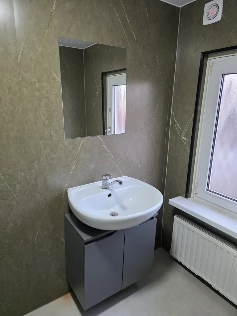 Salles de bain - Semi-Studio in Renovated Building, Tilburg