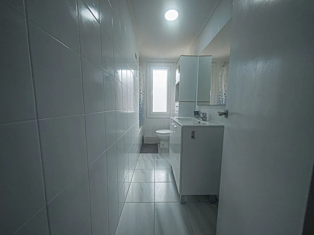 Bathrooms - Furnished Flat with Balcony in Santa Lucía