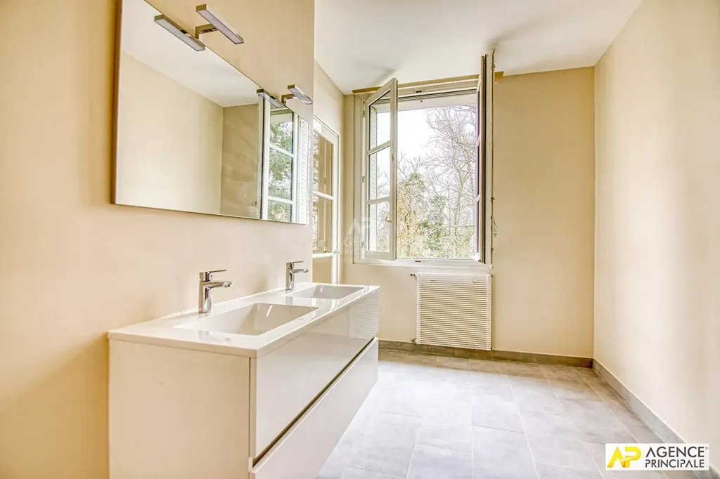 Salles de bain - Appartement Duplex avec Jardin à Versailles