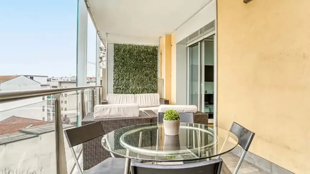 Rõdu - Modern Studio with Terrace near Navigli, Milan