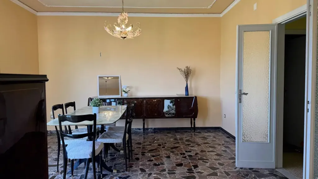 Söögituba - Apartment with Balcony in Cosenza