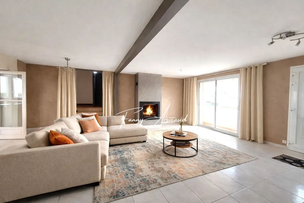 Séjour - Maison avec Vue Mer et Piscine à Esnandes