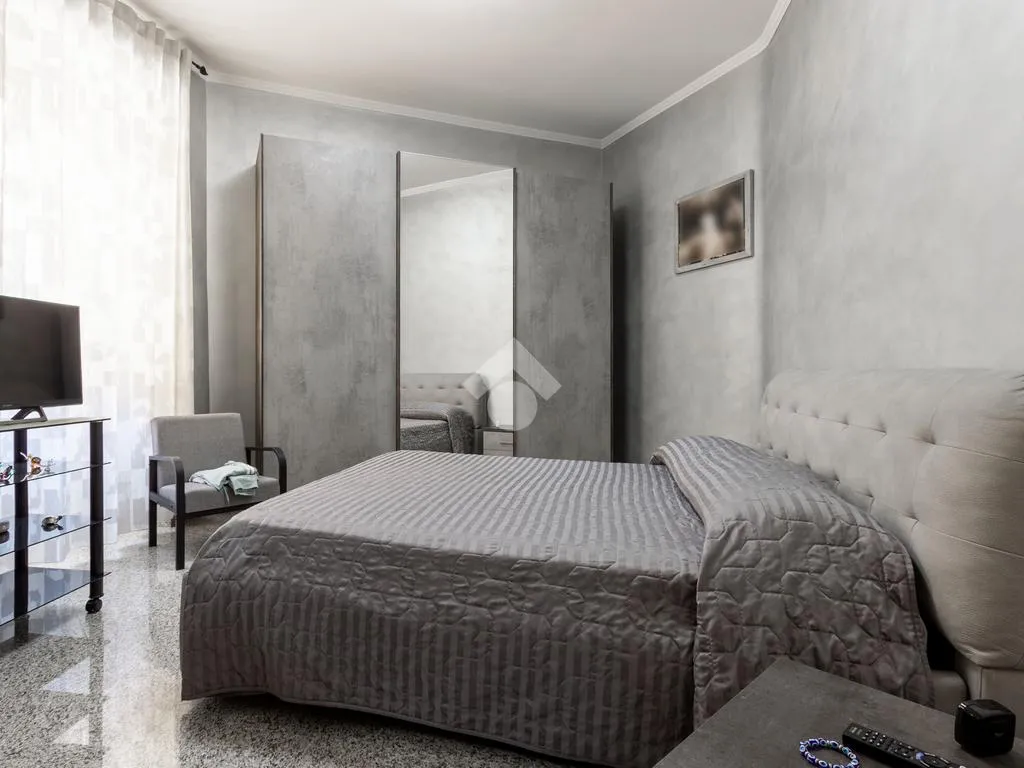 Chambres - 3-Room Apartment with Double Exposure in Rome