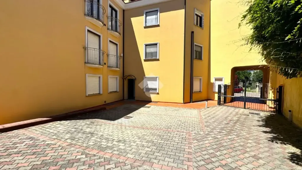Aed - Ground Floor Trilocale with Parking in Tortolì