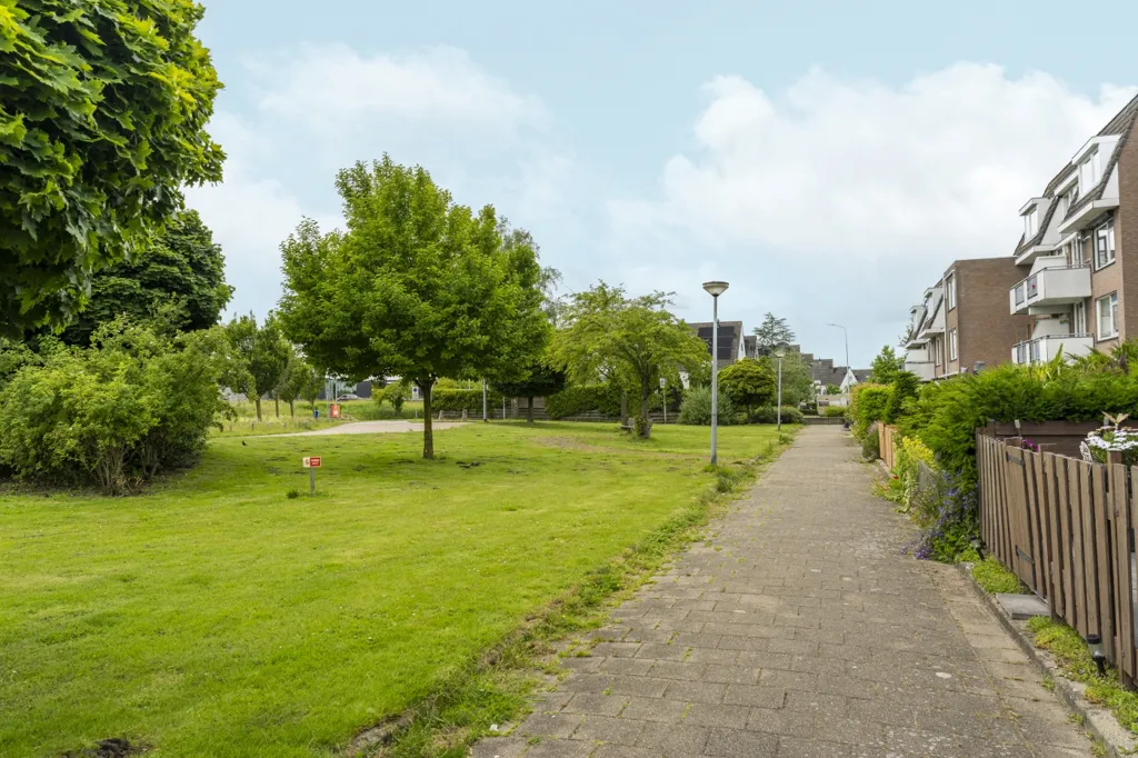 Esterno - Ground Floor Apartment with Garden in Oostzaan